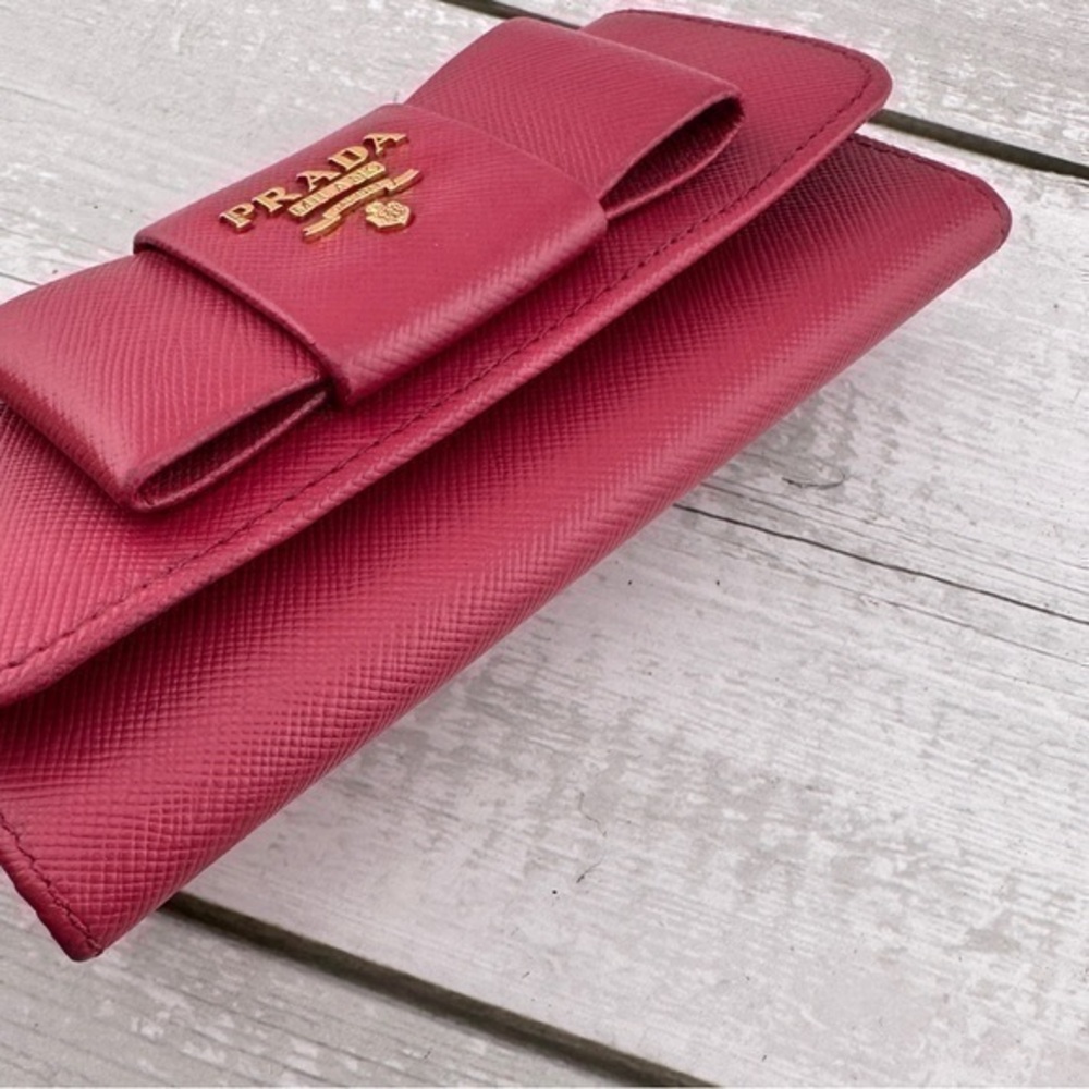 EXCELLENT CONDITION Authentic Prada Saffiano Key Pouch. Color: Pink. - Picture 3 of 14